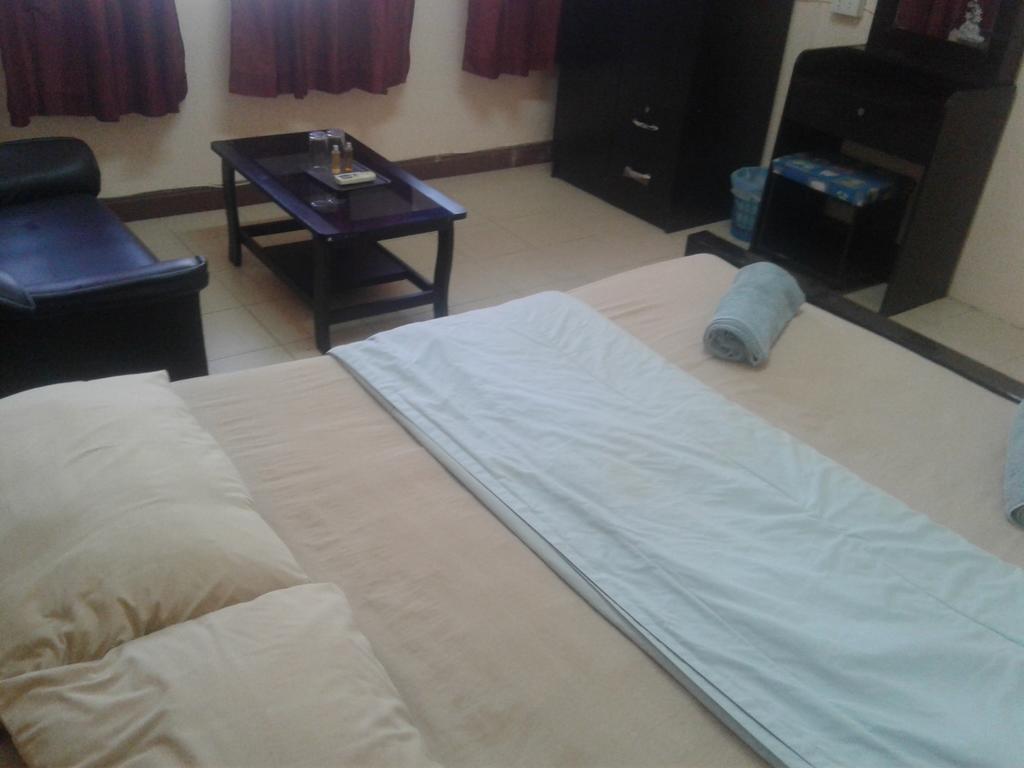Yaya Guesthouse バンコク都 エクステリア 写真