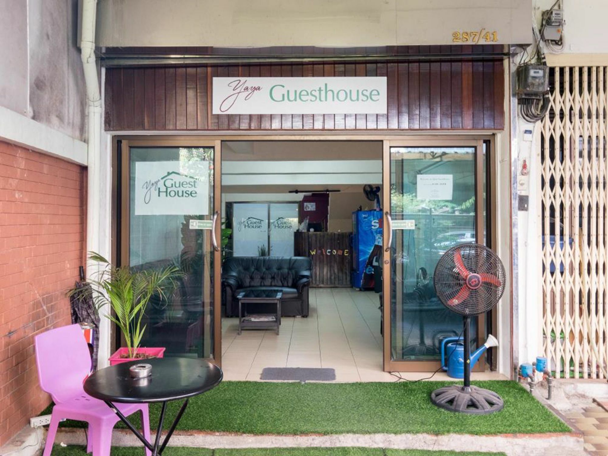 Yaya Guesthouse バンコク都 エクステリア 写真